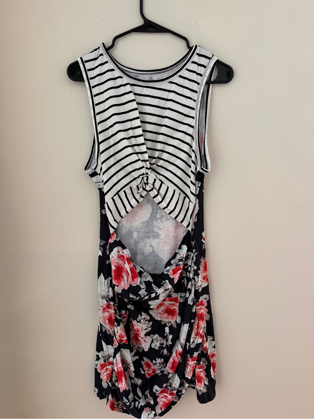Acelitt Striped & Floral Twist-Back Stretchy Sundress - Black/White Pink Roses